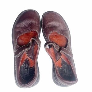 Born Women's Mary Jane Shoe Size 6.5 Brown Leather Slip On Mule Flat Comfy